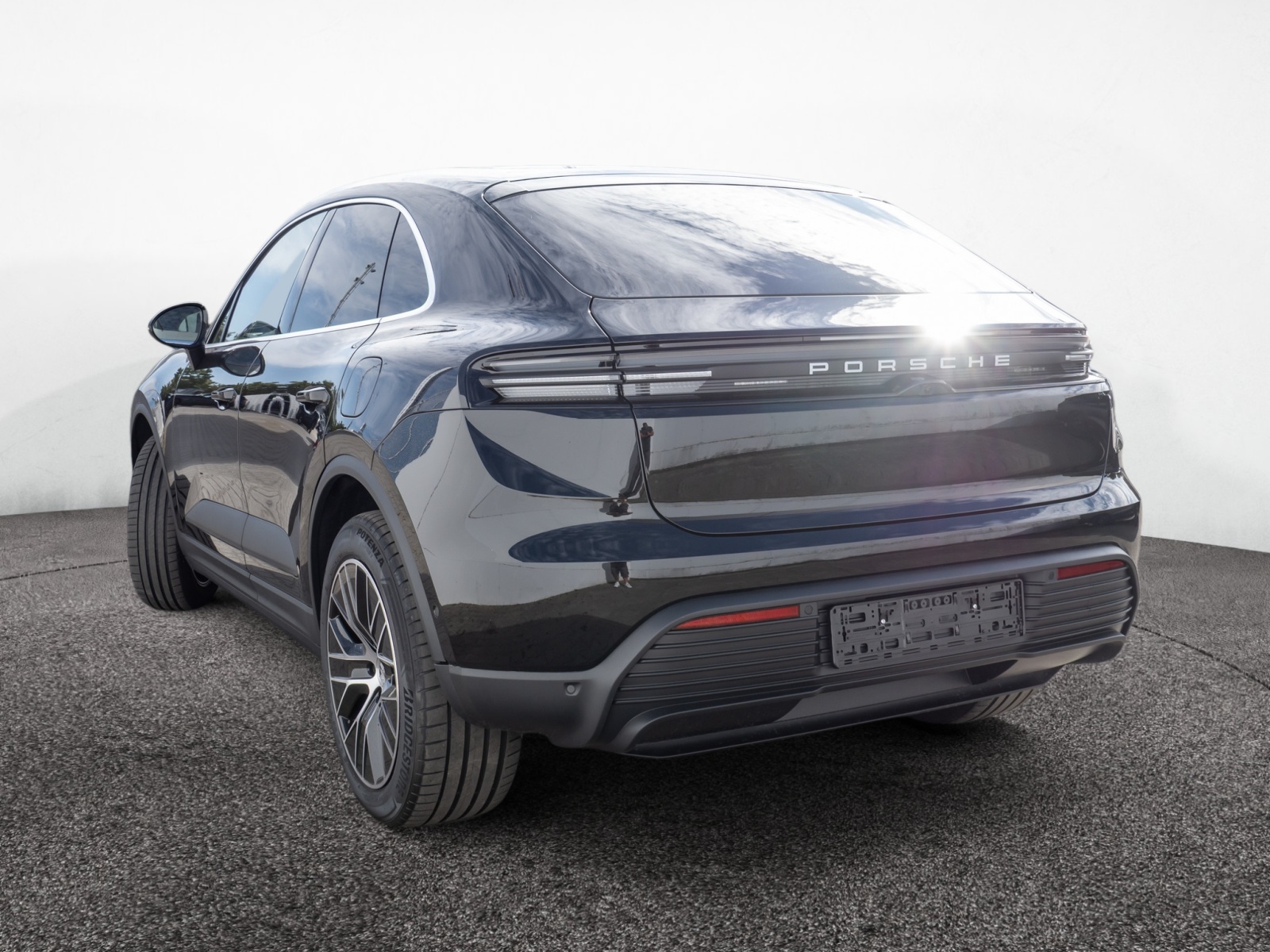 Porsche Macan 4S Electric – Produktfoto 4