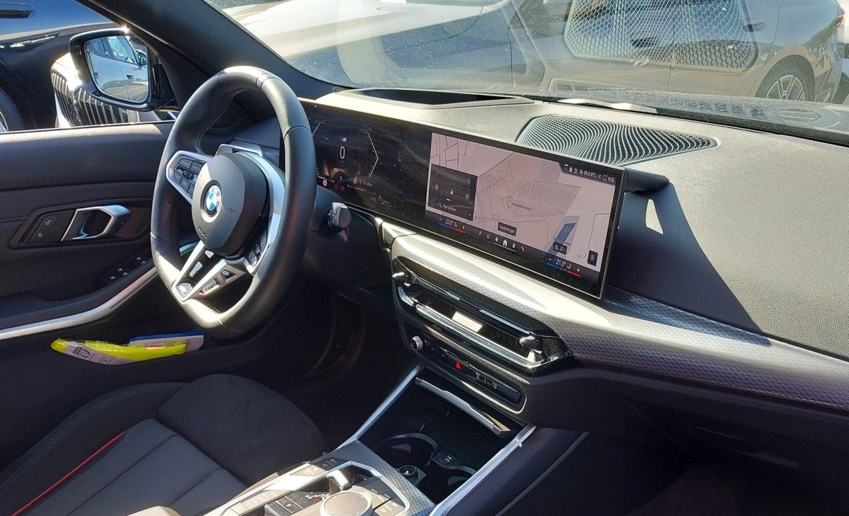 BMW 320i Touring M-Sport – Produktfoto 6