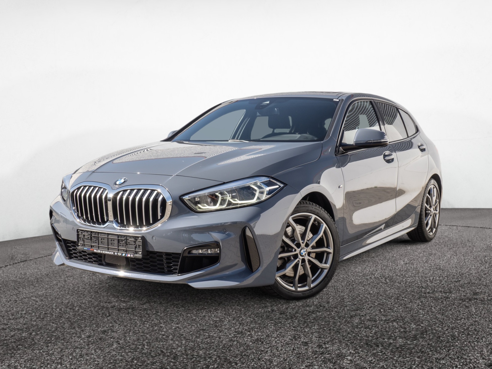 BMW 120i M-Sport – Produktfoto 1