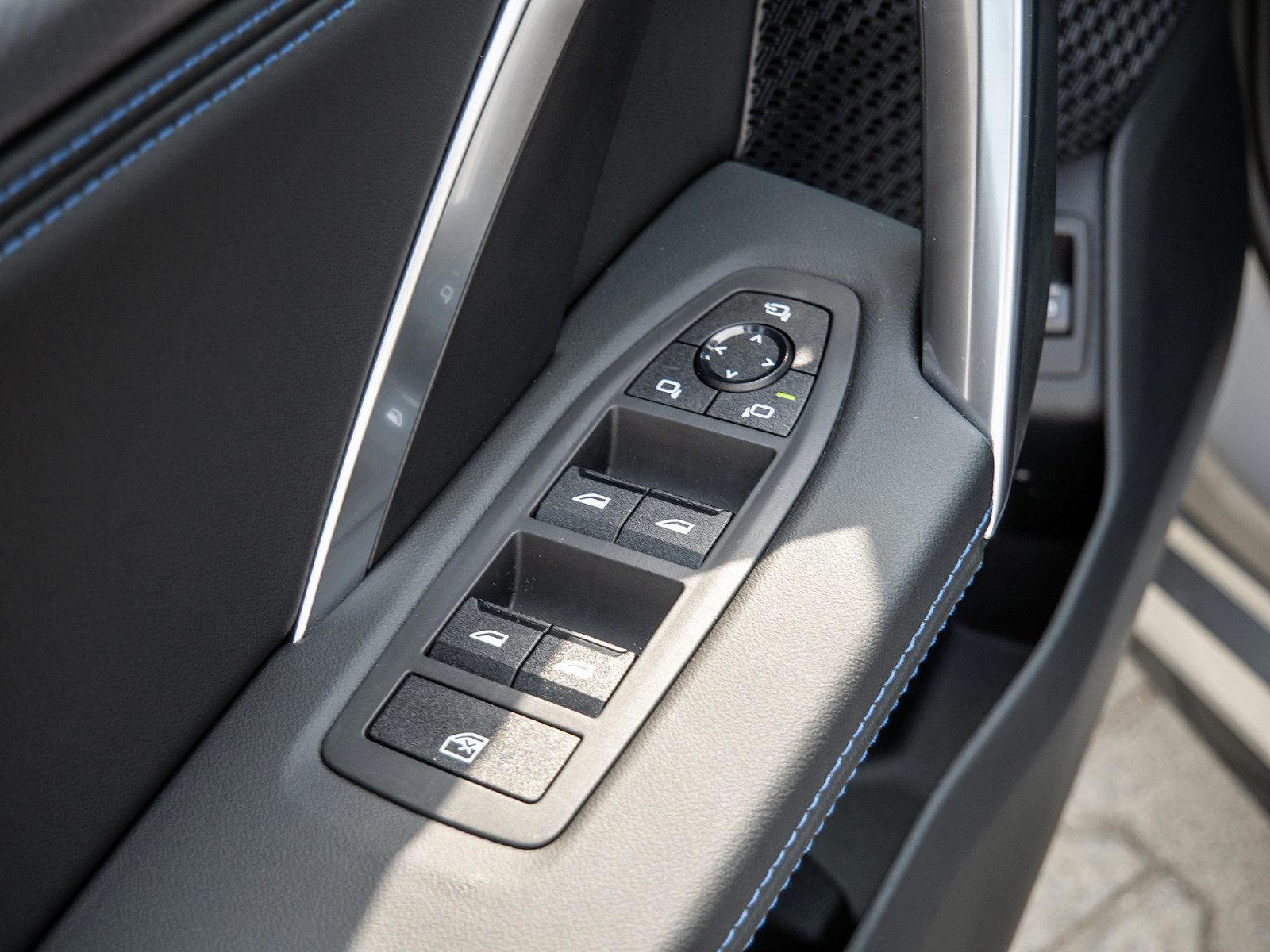 BMW X1 sDrive 18i M-Sport – Produktfoto 11