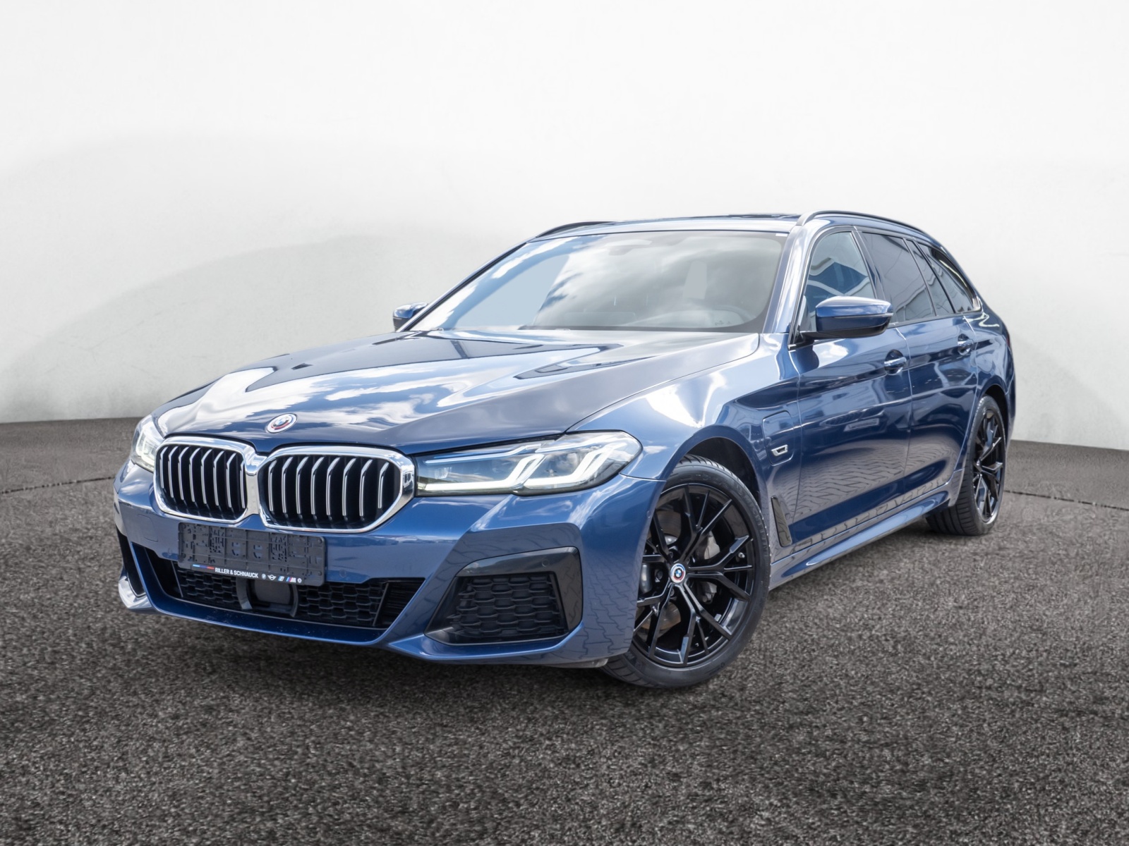 BMW 530e Touring xDrive M-Sport – Produktfoto 1