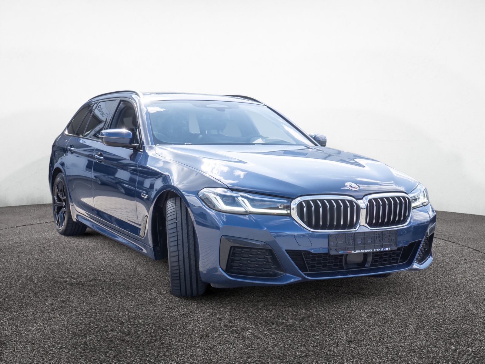 BMW 530e Touring xDrive M-Sport – Produktfoto 2