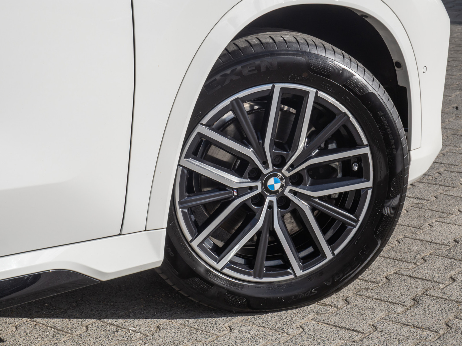 BMW X1 xDrive 23d M-Sport – Produktfoto 6