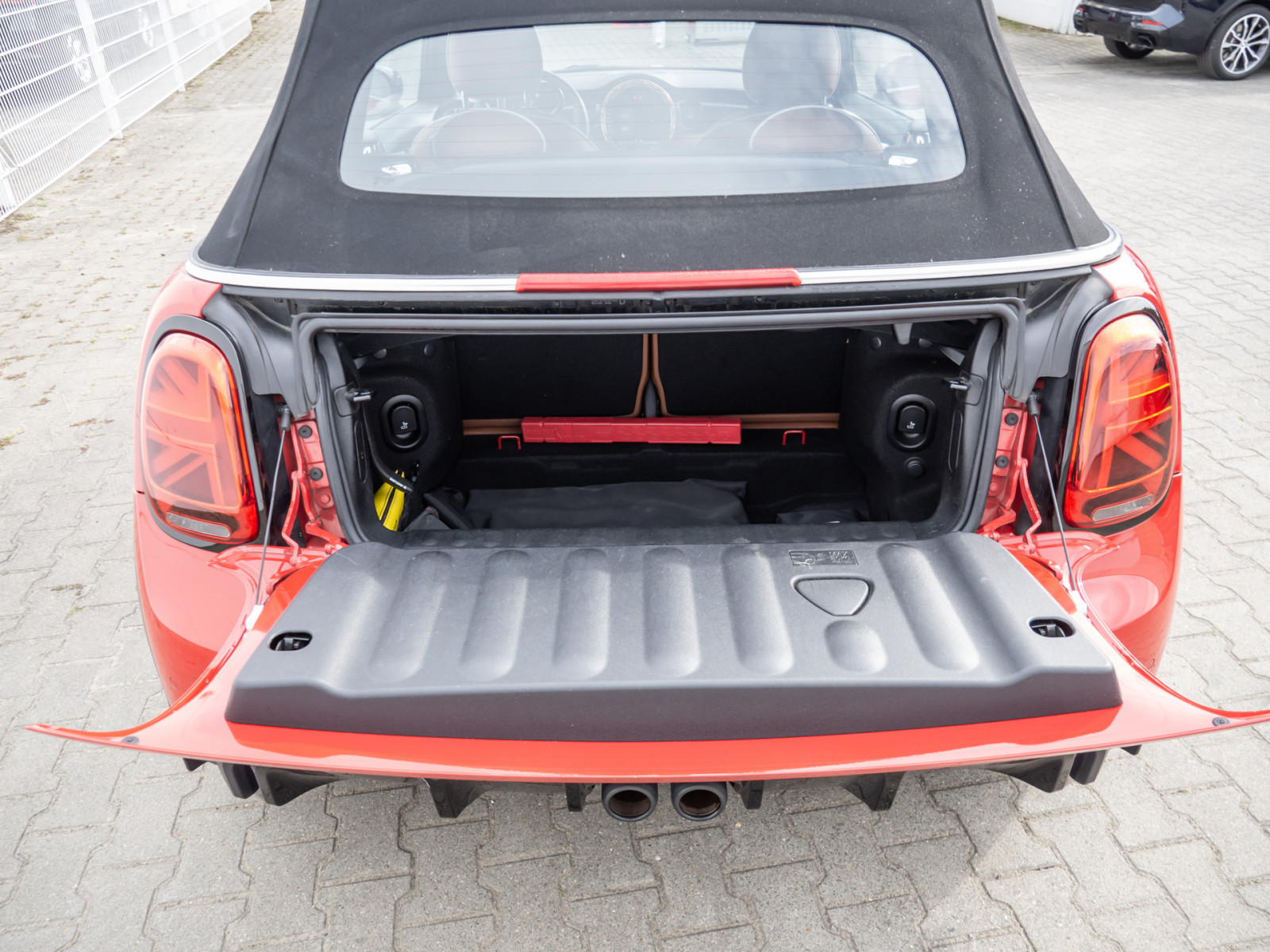 MINI Cooper S Cabrio JCW Trim – Produktfoto 20