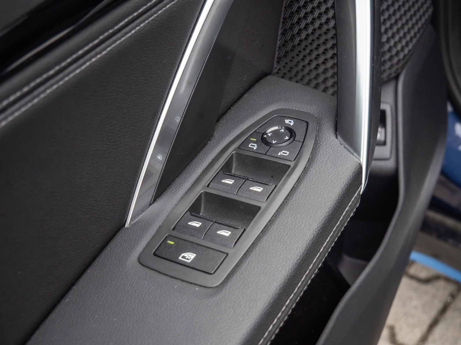 BMW iX1 xDrive 30 X-Line – Produktfoto 20