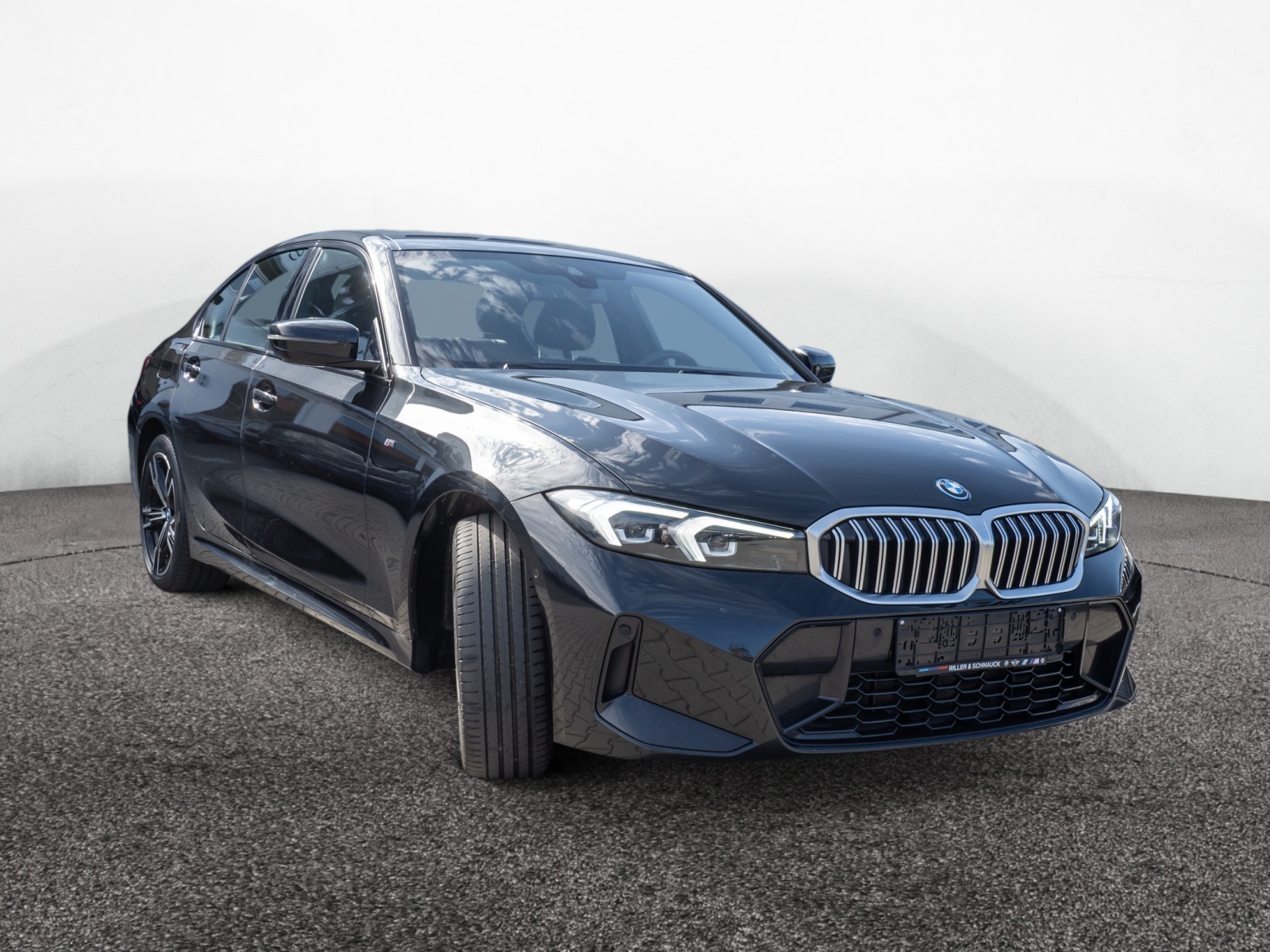 BMW 320e M-Sport – Produktfoto 2