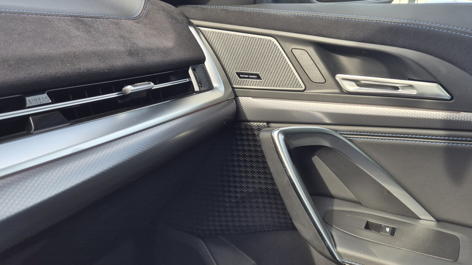 BMW X1 sDrive 18i M-Sport – Produktfoto 11