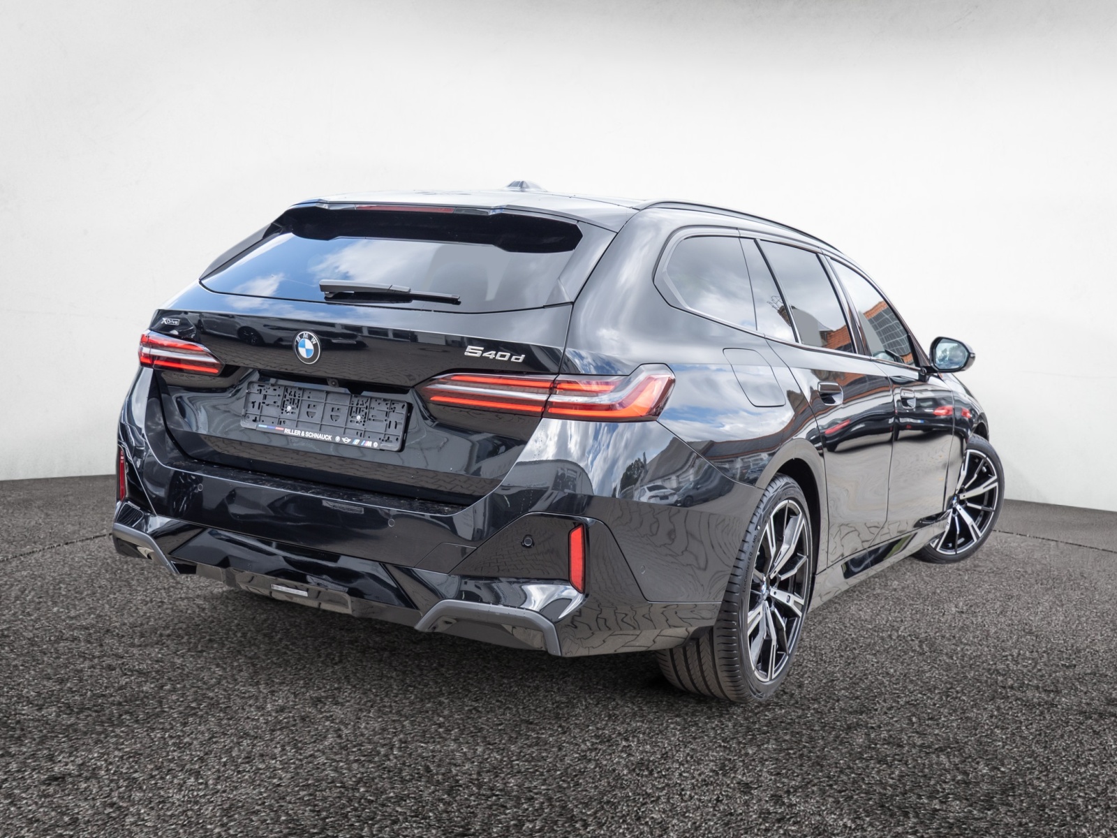 BMW 540d Touring xDrive M-Sport Pro – Produktfoto 3