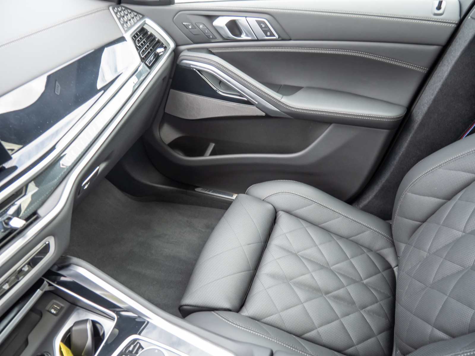 BMW X6 xDrive40d M-Sport – Produktfoto 15