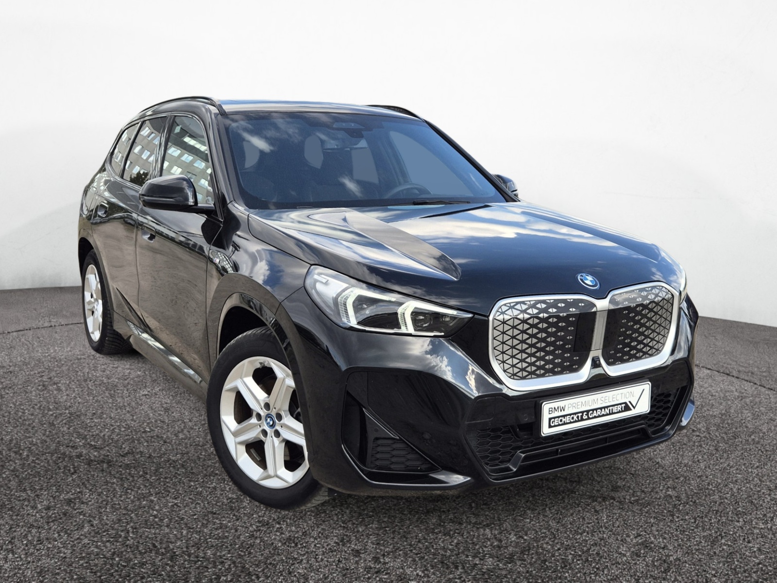 BMW iX1 xDrive30 M-Sport – Produktfoto 2
