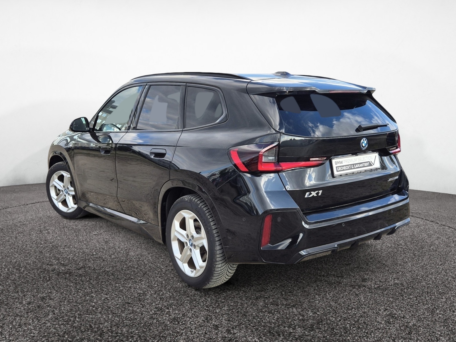 BMW iX1 xDrive30 M-Sport – Produktfoto 4