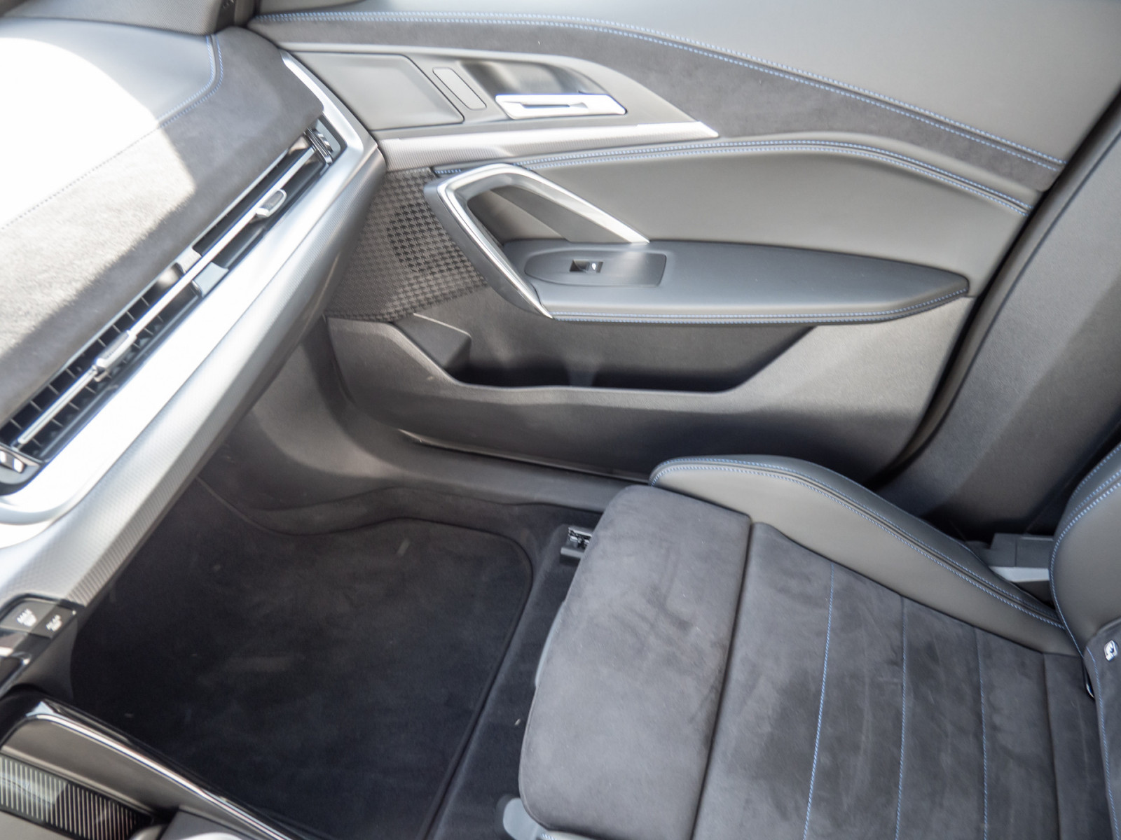 BMW X1 sDrive 18i M-Sport – Produktfoto 15