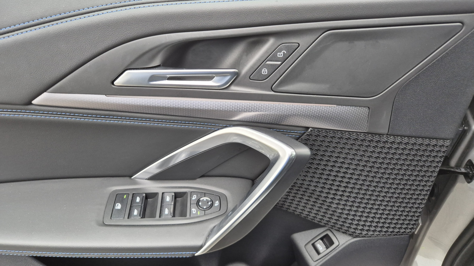 BMW X1 sDrive 18i M-Sport – Produktfoto 9