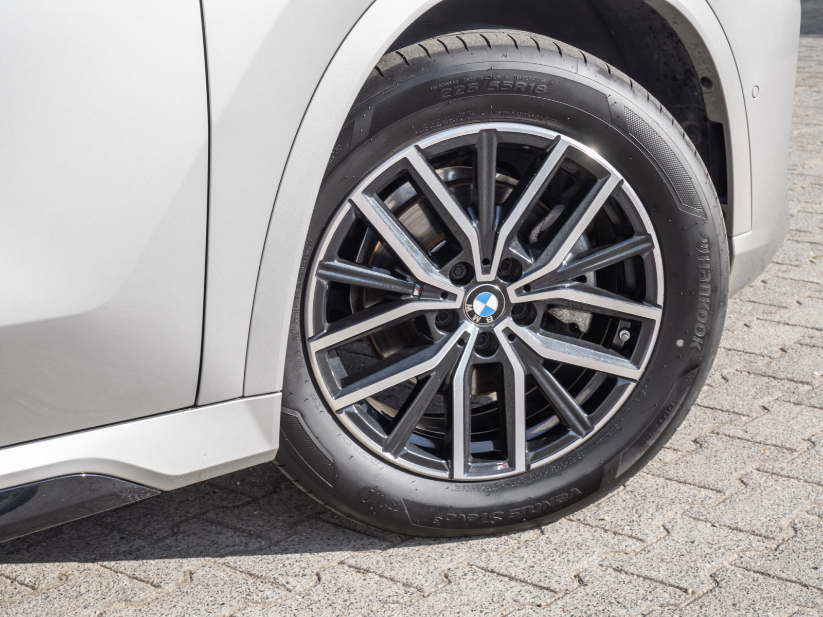 BMW X1 sDrive 18i M-Sport – Produktfoto 5