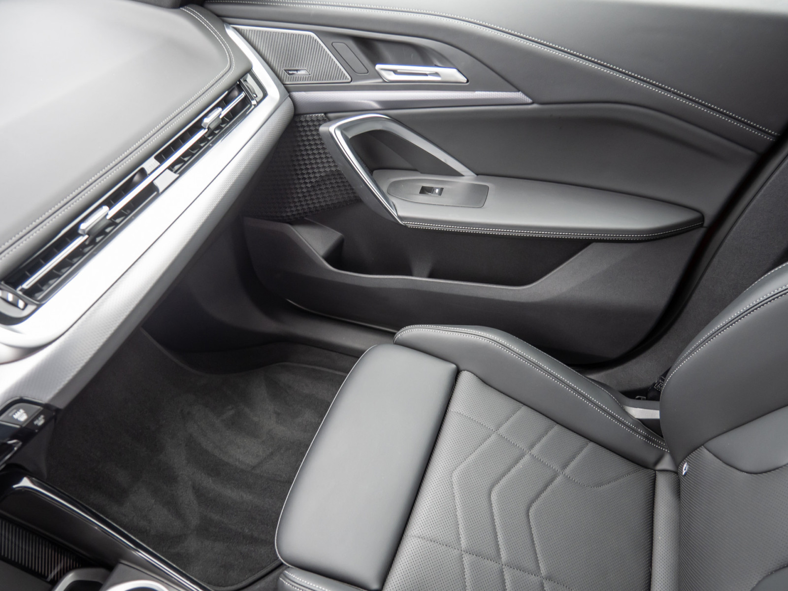 BMW iX1 xDrive 30 M-Sport – Produktfoto 15