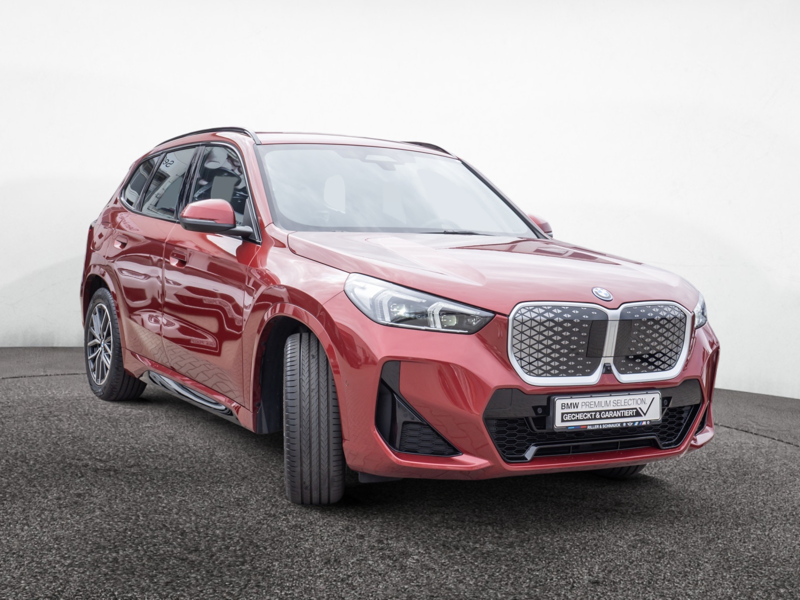 BMW iX1 xDrive 30 M-Sport – Produktfoto 2
