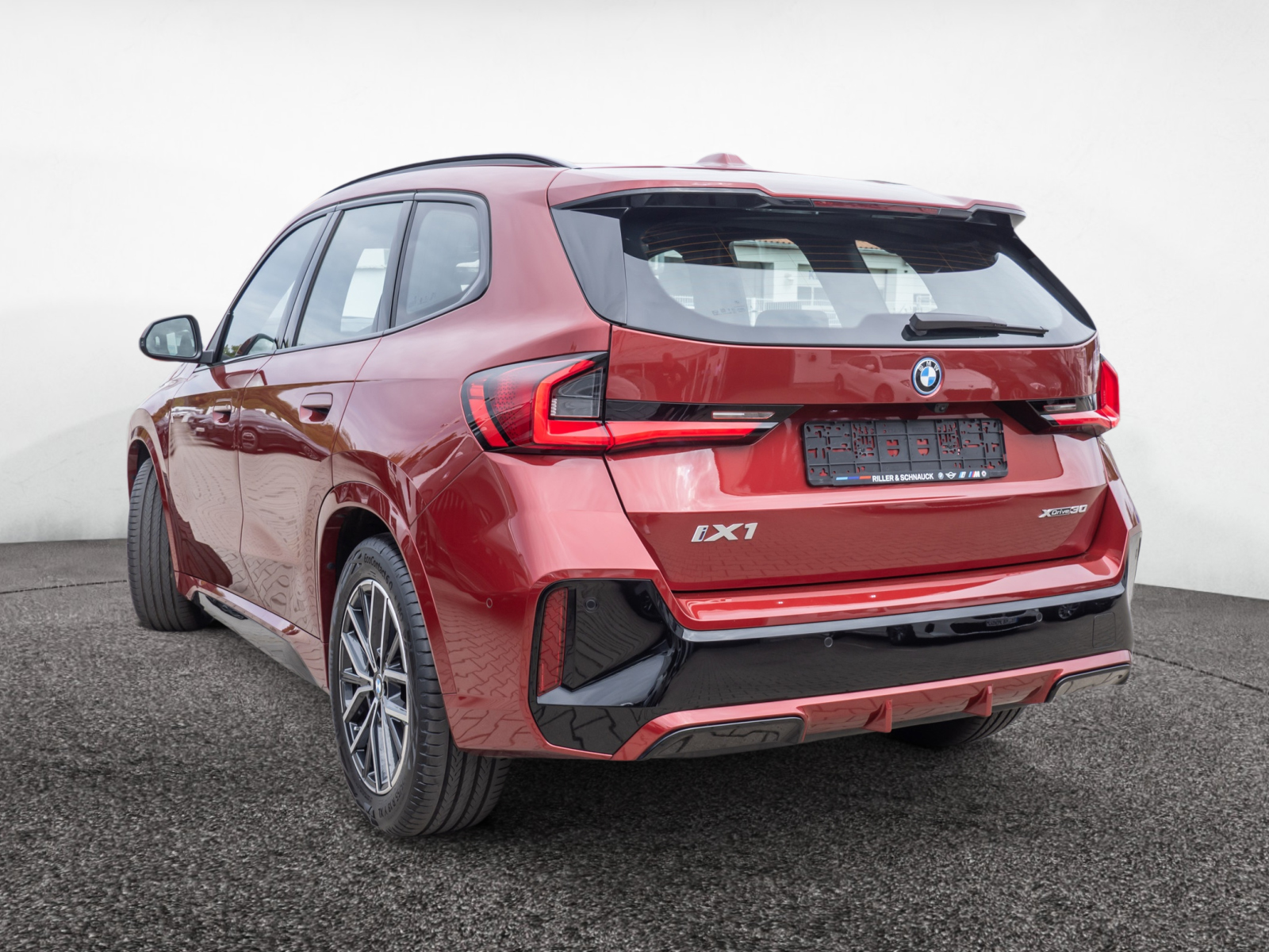 BMW iX1 xDrive 30 M-Sport – Produktfoto 4