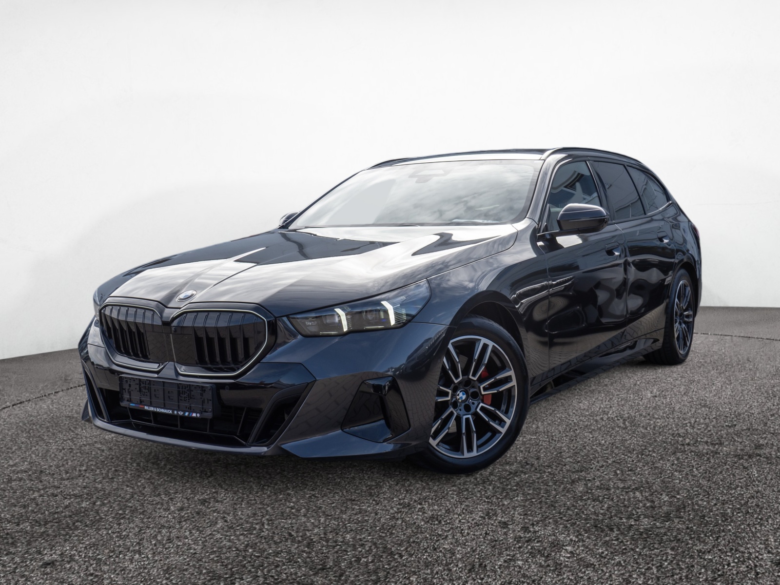 BMW 520d Touring xDrive M-Sport Pro – Produktfoto 1