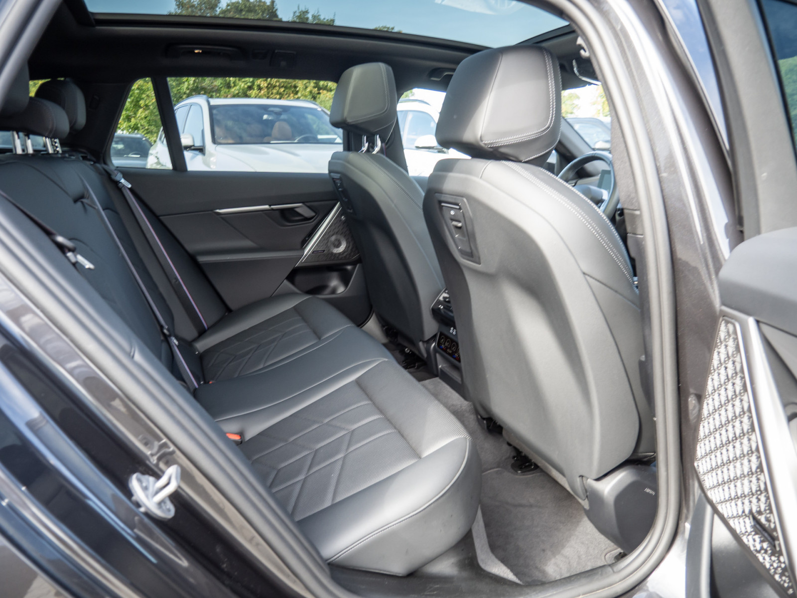 BMW 520d Touring xDrive M-Sport Pro – Produktfoto 7