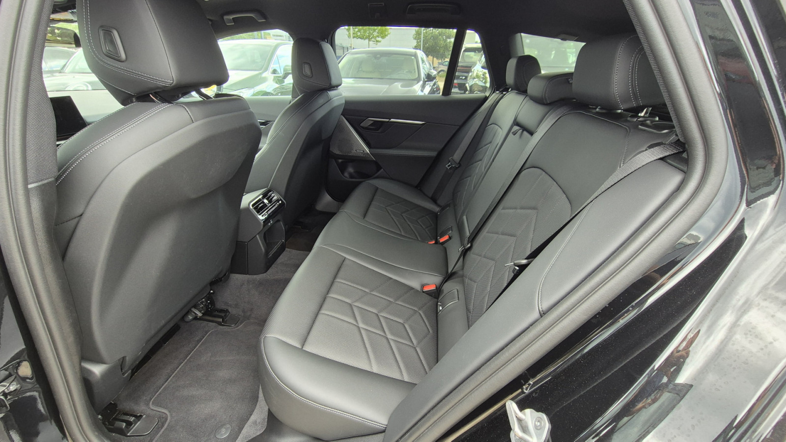 BMW 520i Touring M-Sport – Produktfoto 11