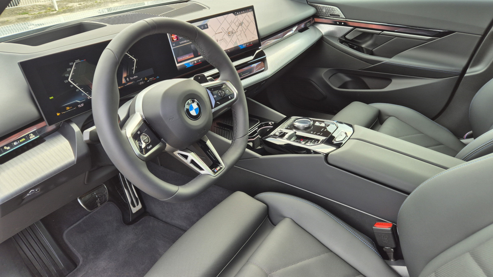 BMW 520d Touring xDrive M Sport PRO – Produktfoto 6