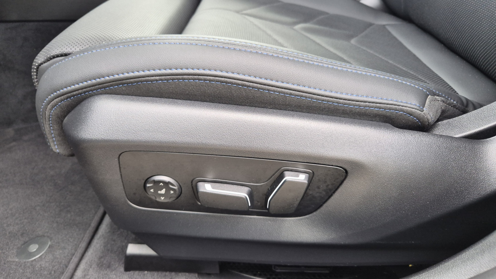 BMW 520i Touring M-Sport – Produktfoto 12