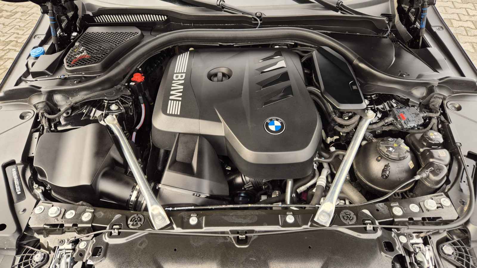 BMW 520i Touring M-Sport – Produktfoto 17