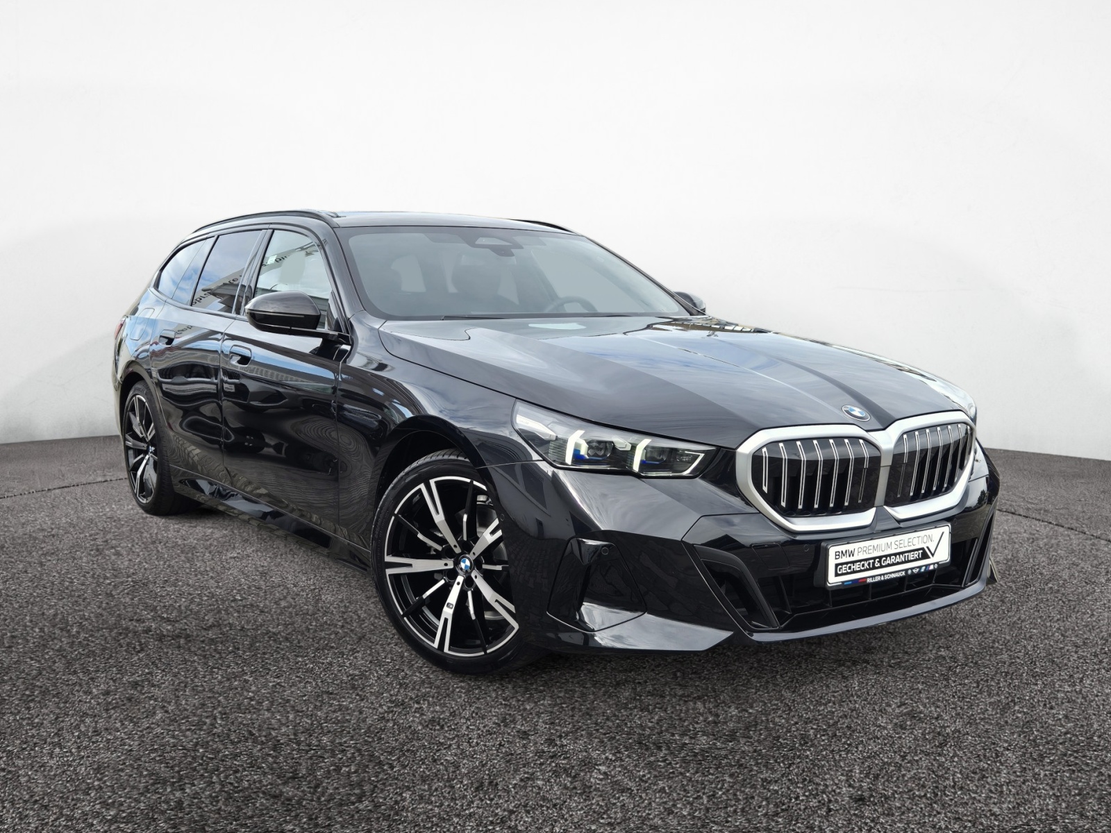 BMW 520i Touring M-Sport – Produktfoto 2