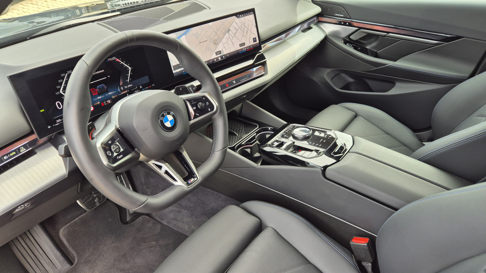 BMW 520i Touring M-Sport – Produktfoto 7