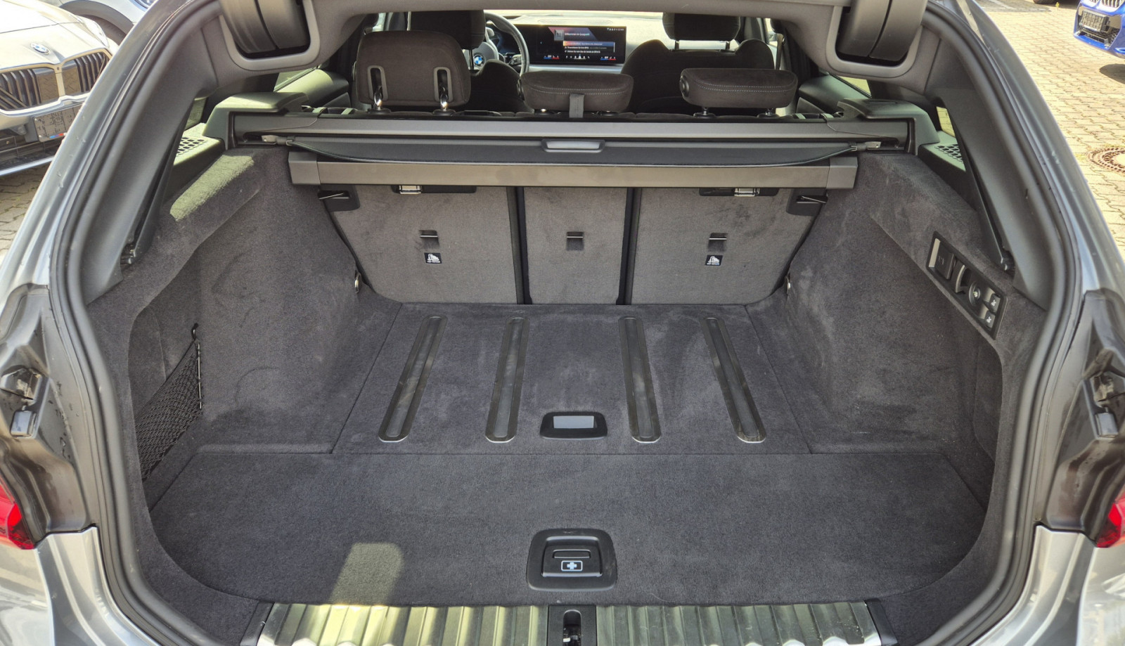 BMW 320i Touring M-Sport – Produktfoto 12