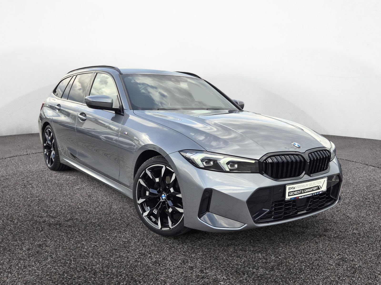 BMW 320i Touring M-Sport – Produktfoto 2