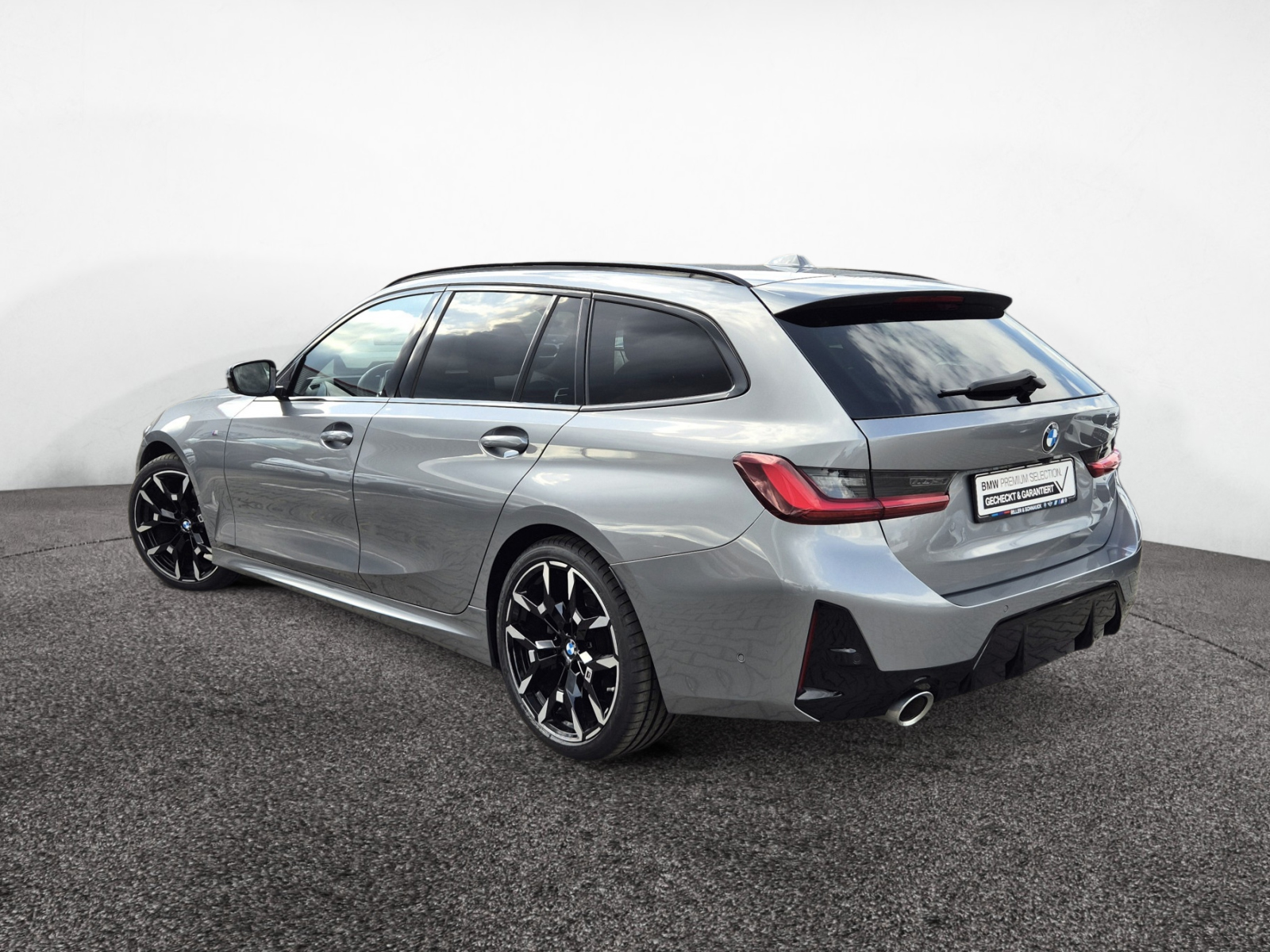 BMW 320i Touring M-Sport – Produktfoto 4