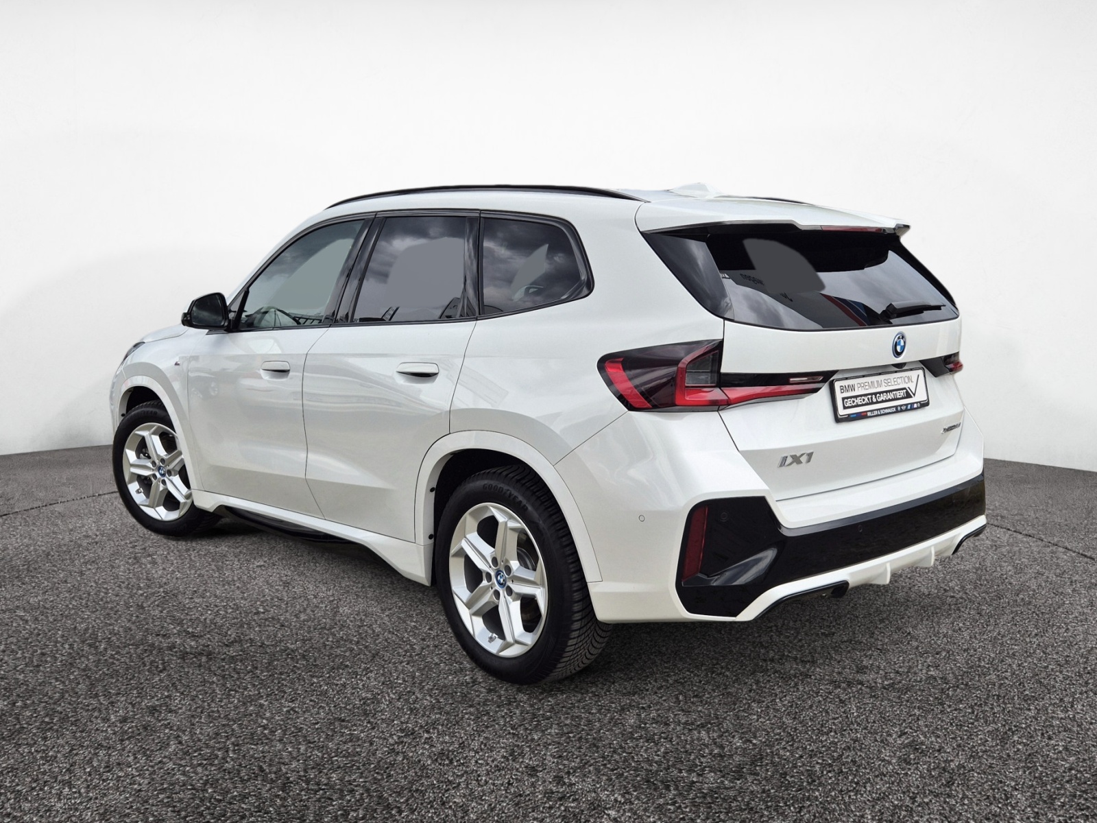 BMW iX1 xDrive30 M-Sport – Produktfoto 3