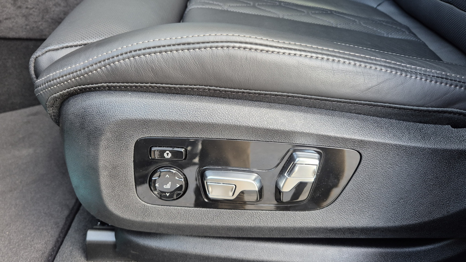 BMW X6 xDrive 40d M Sport Pro – Produktfoto 14