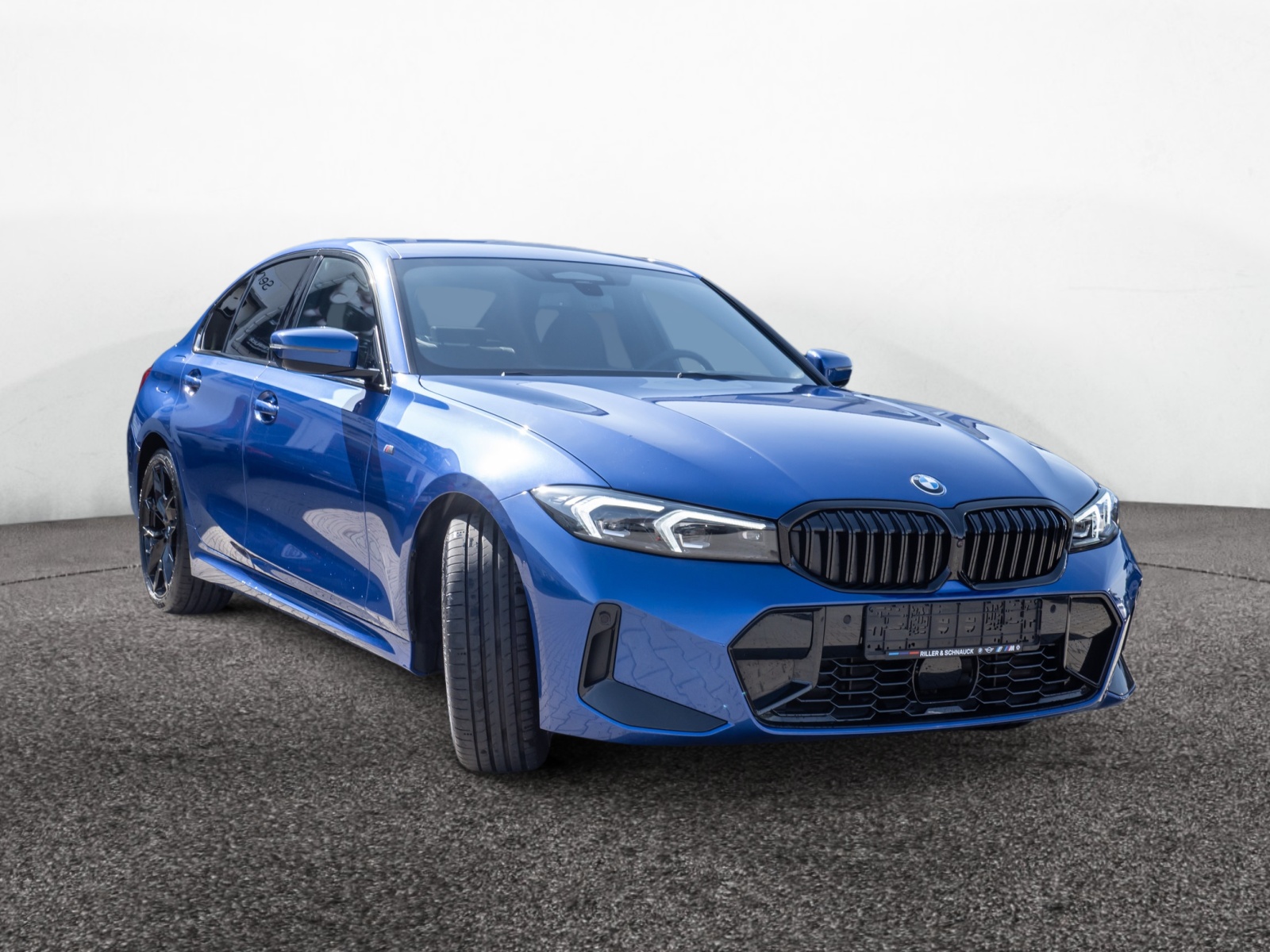 BMW 320i xDrive M-Sport Pro – Produktfoto 2