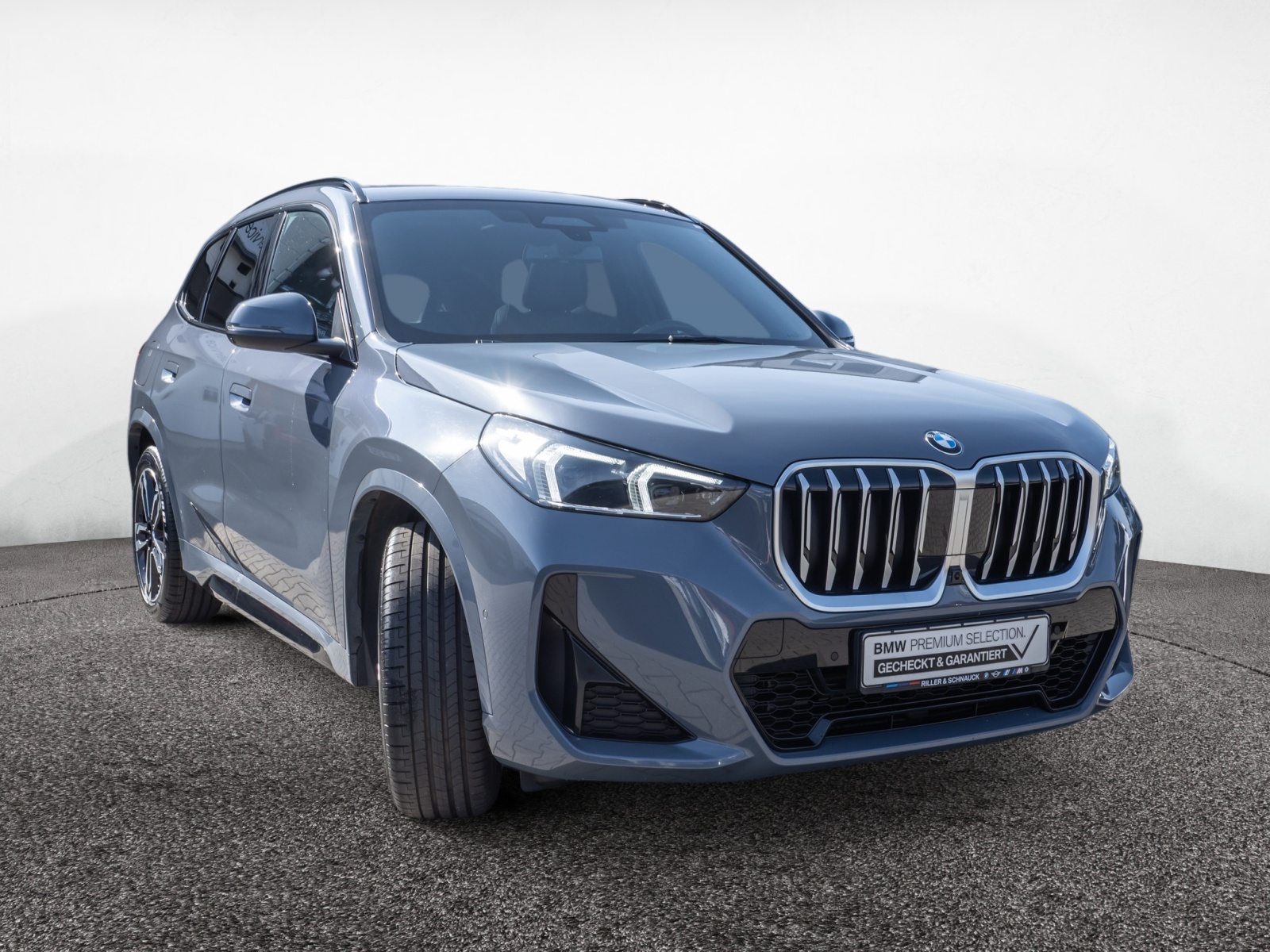 BMW X1 xDrive 23i M-Sport – Produktfoto 3