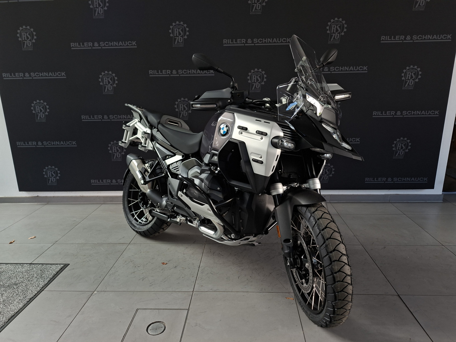 BMW R 1300 GS Adventure – Produktfoto 1