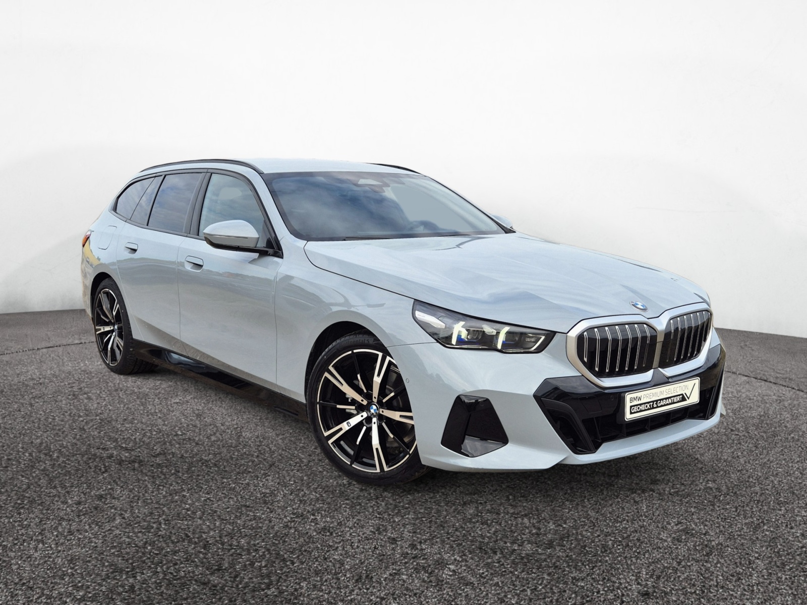 BMW 520i Touring M-Sport – Produktfoto 2