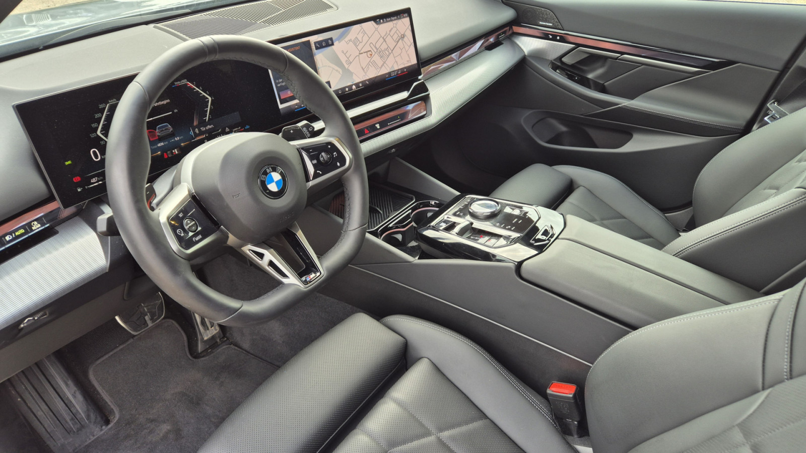 BMW 520i Touring M-Sport – Produktfoto 6
