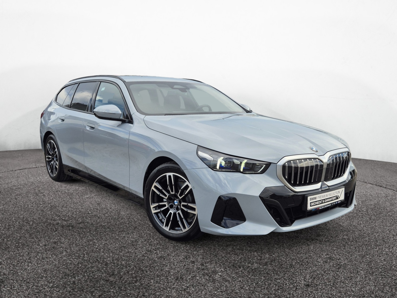 BMW 520i Touring M-Sport – Produktfoto 2