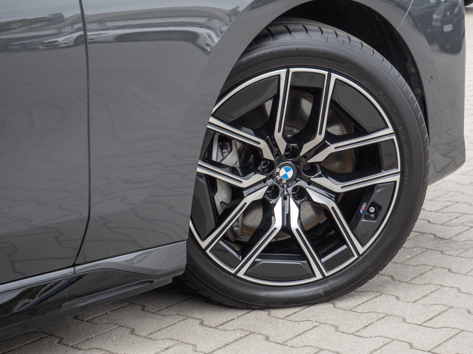 BMW 750e xDrive M-Sport – Produktfoto 5