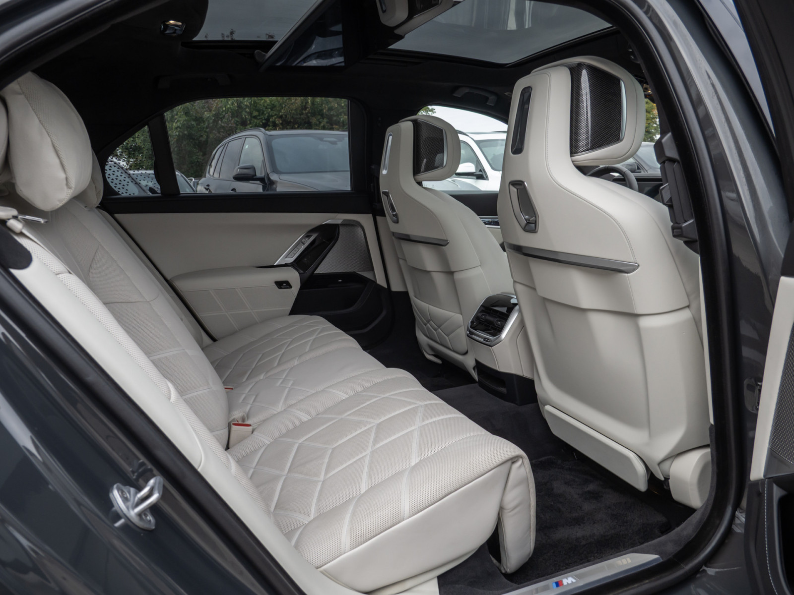 BMW 750e xDrive M-Sport – Produktfoto 7