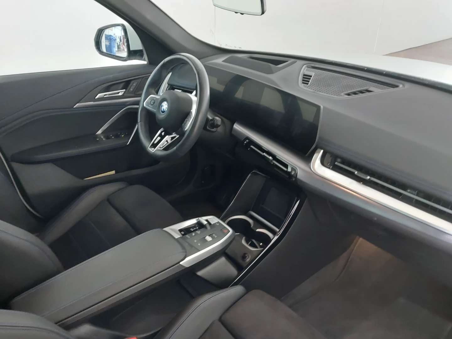 BMW iX1 xDrive30 M-Sport – Produktfoto 5