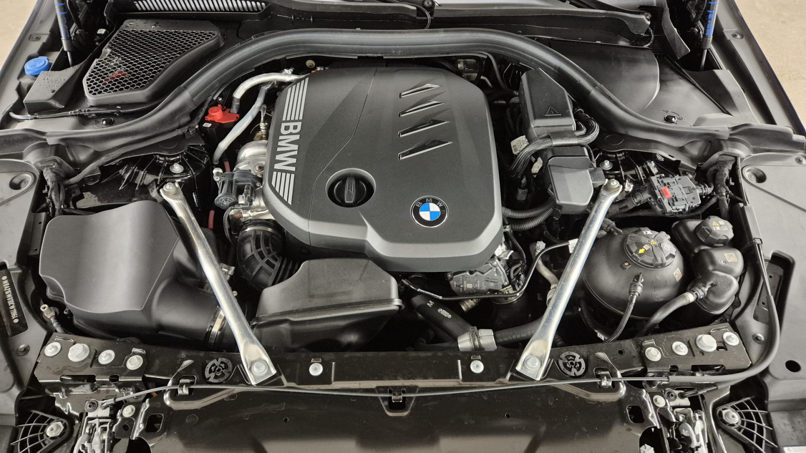 BMW 520d Touring xDrive M Sport – Produktfoto 15