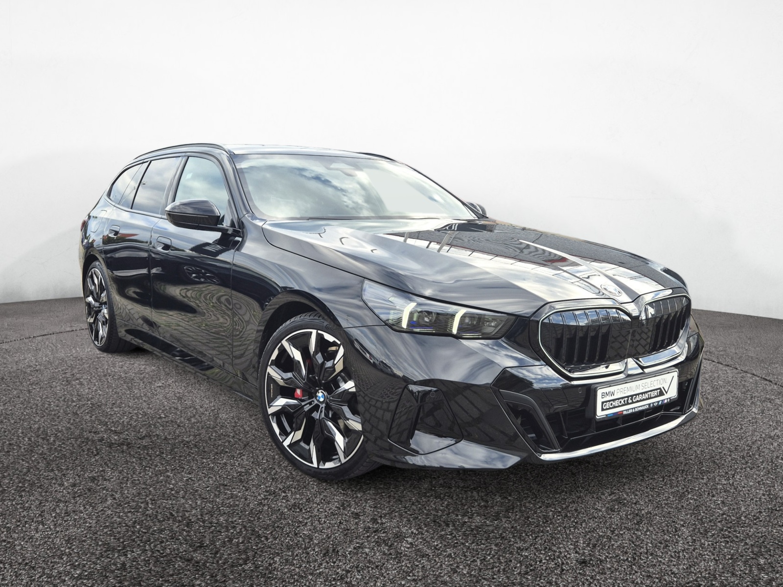 BMW 520d Touring xDrive M Sport – Produktfoto 2