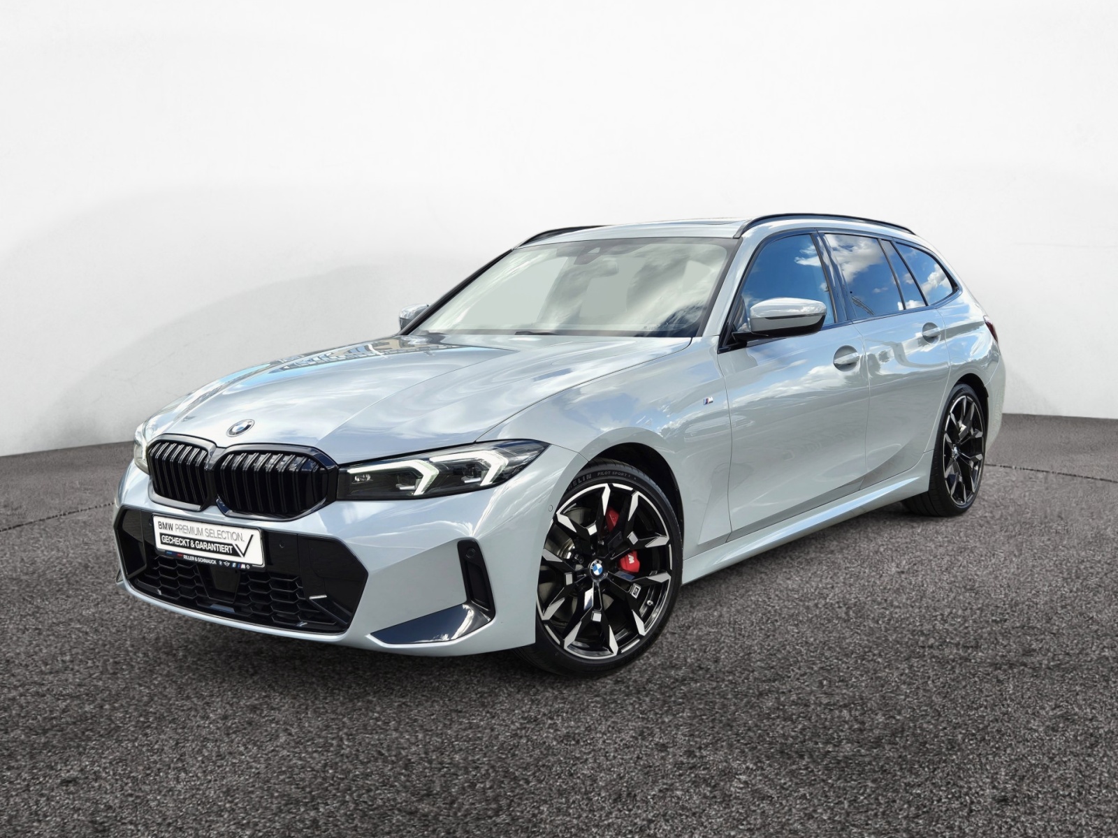 BMW 330i Touring xDrive M Sport Pro – Produktfoto 1