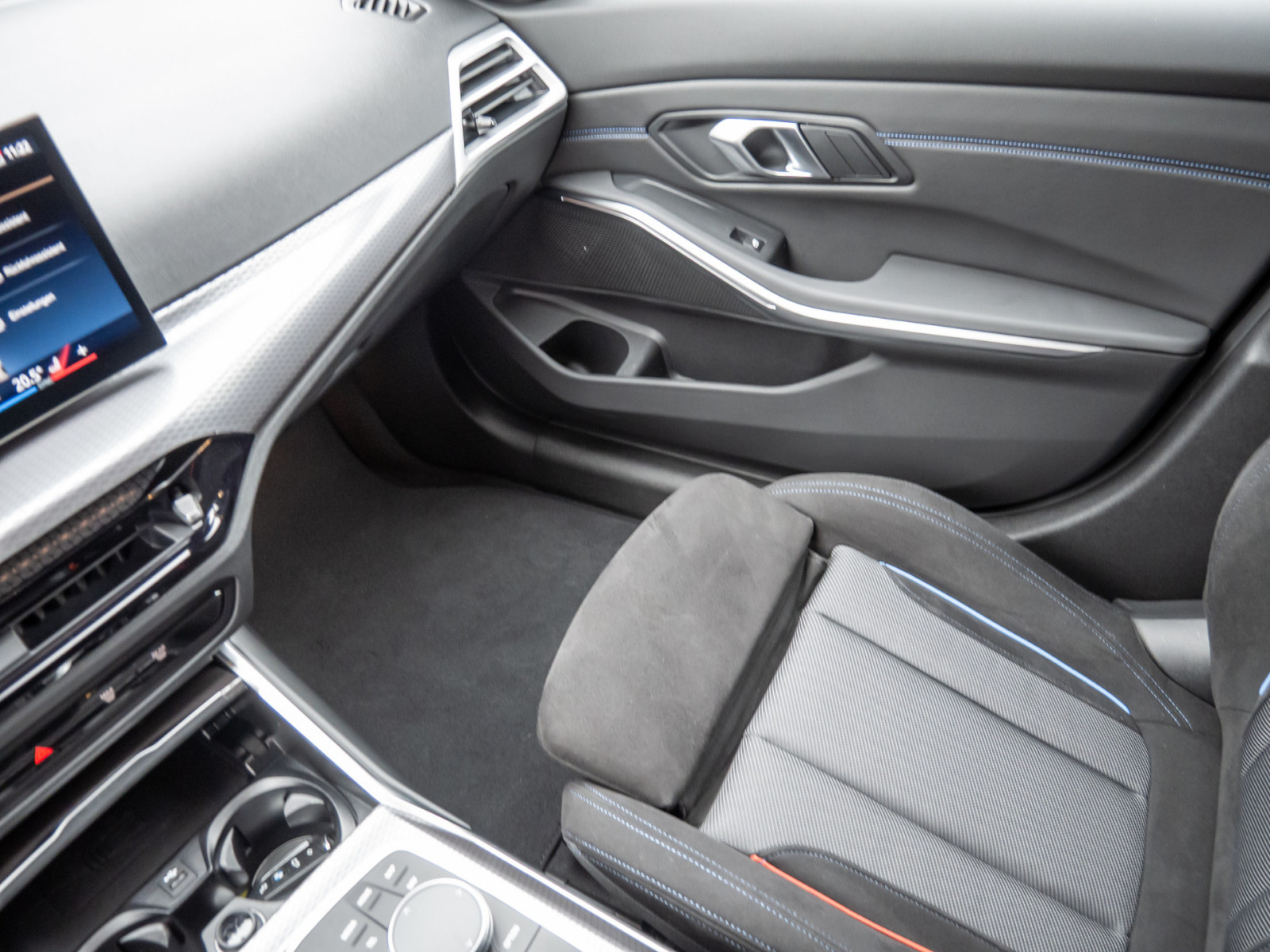 BMW 330i Touring xDrive M-Sport – Produktfoto 16