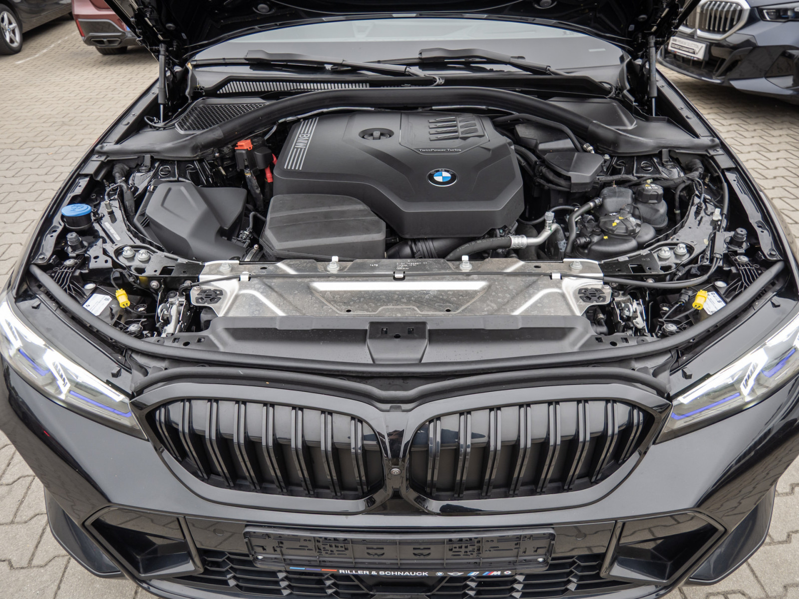BMW 330i Touring xDrive M-Sport – Produktfoto 23