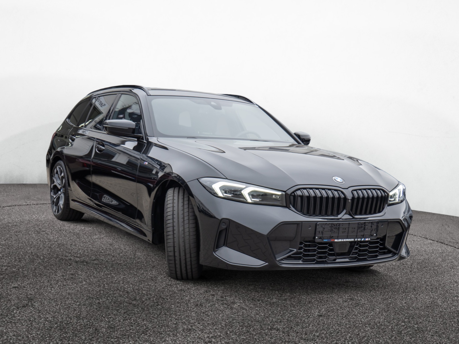 BMW 330i Touring xDrive M-Sport – Produktfoto 3