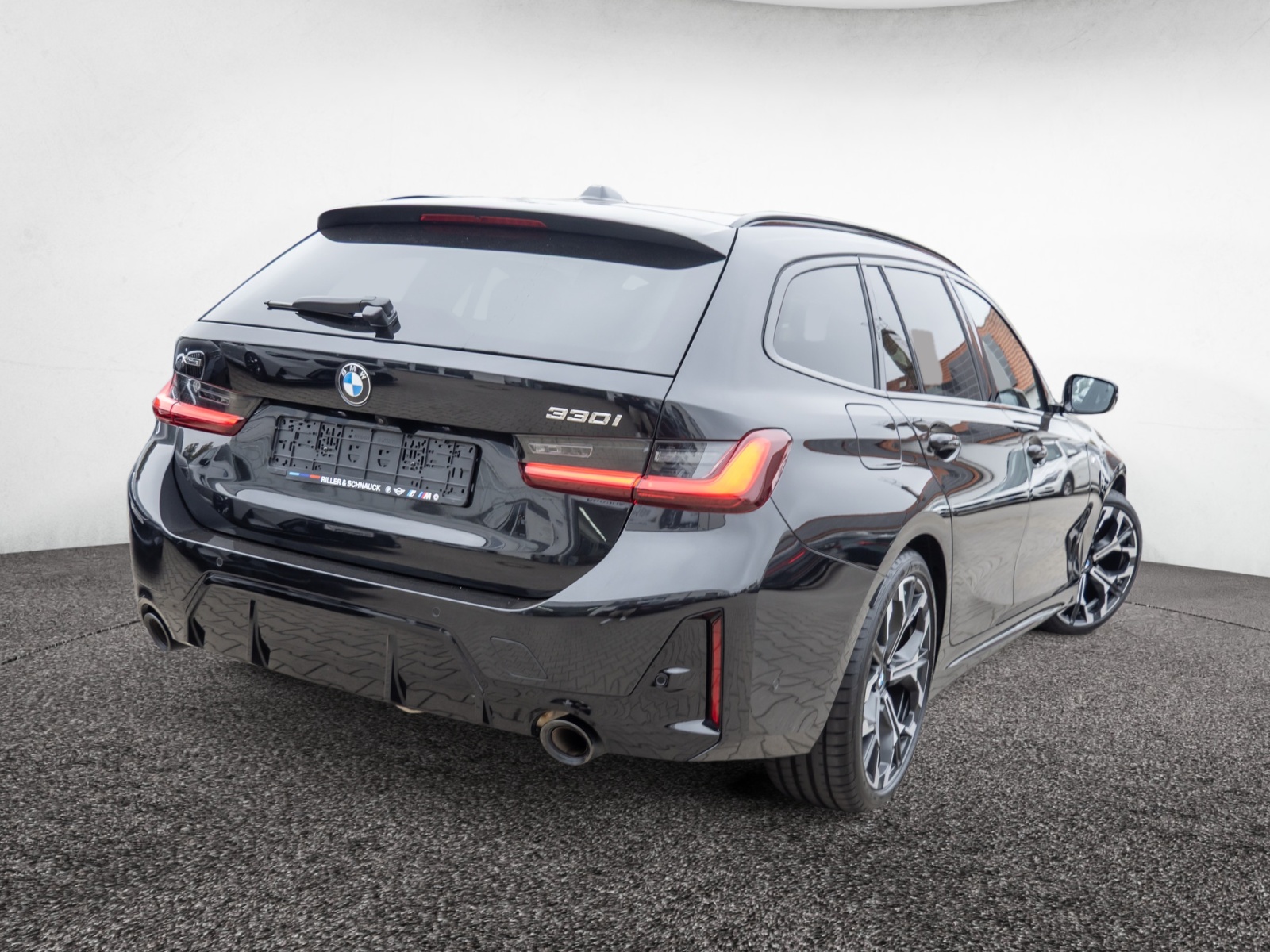 BMW 330i Touring xDrive M-Sport – Produktfoto 4